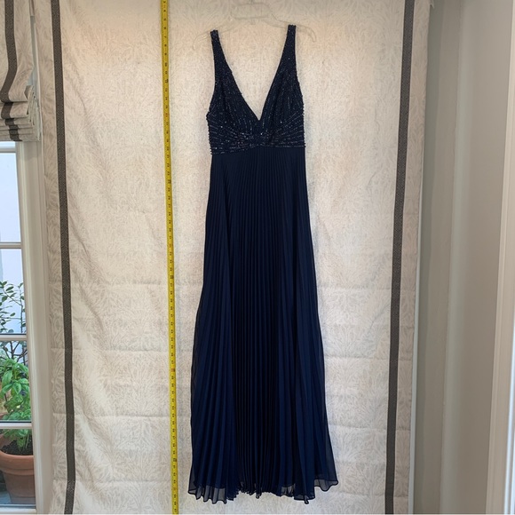 Pleated Blue evening gown - Picture 5 of 8